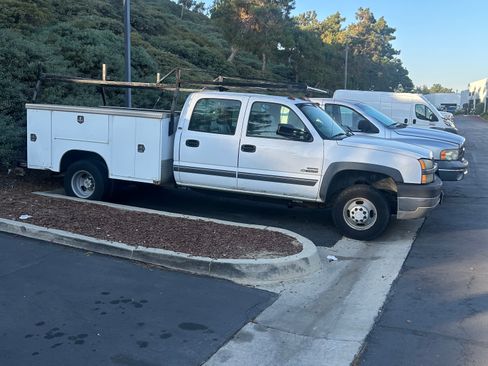 Used 2003 Chevrolet Silverado 3500 2WD Crew Cab image 2