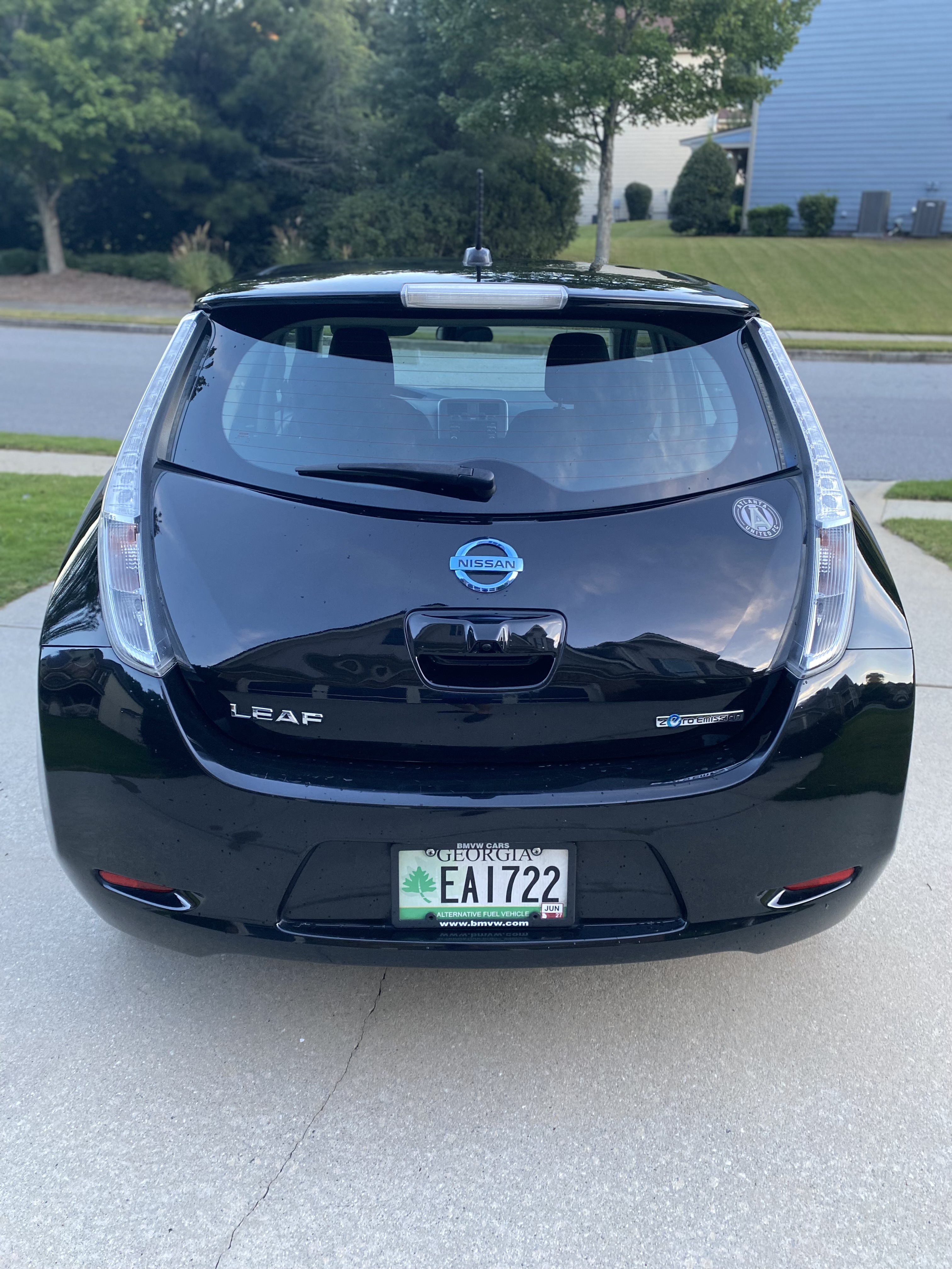 Used 2015 Nissan Leaf S FWD image 9