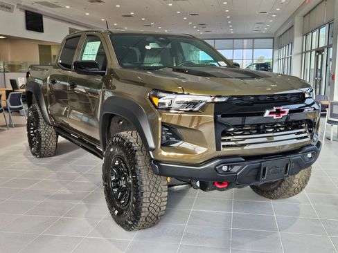 Used 2025 Chevrolet Colorado ZR2 w/ ZR2 Bison Edition image 32