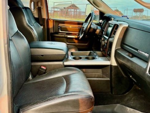 Used 2016 RAM 2500 Laramie w/ Convenience Group image 19