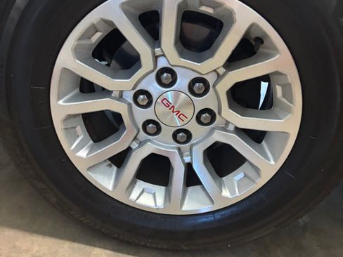 Used 2020 GMC Yukon XL SLT w/ Open Road Package image 24