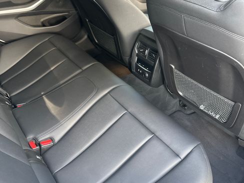 Used 2019 BMW 330i Sedan w/ Premium Package image 17