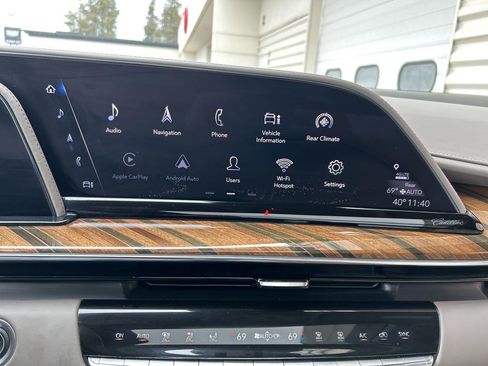 Used 2021 Cadillac Escalade ESV Sport Platinum image 6