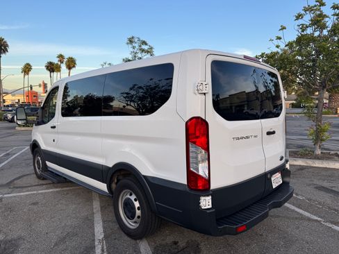 Used 2017 Ford Transit 150 XL image 4