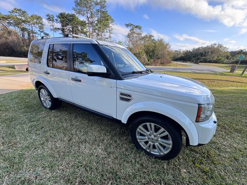 Used 2013 Land Rover LR4 image 2