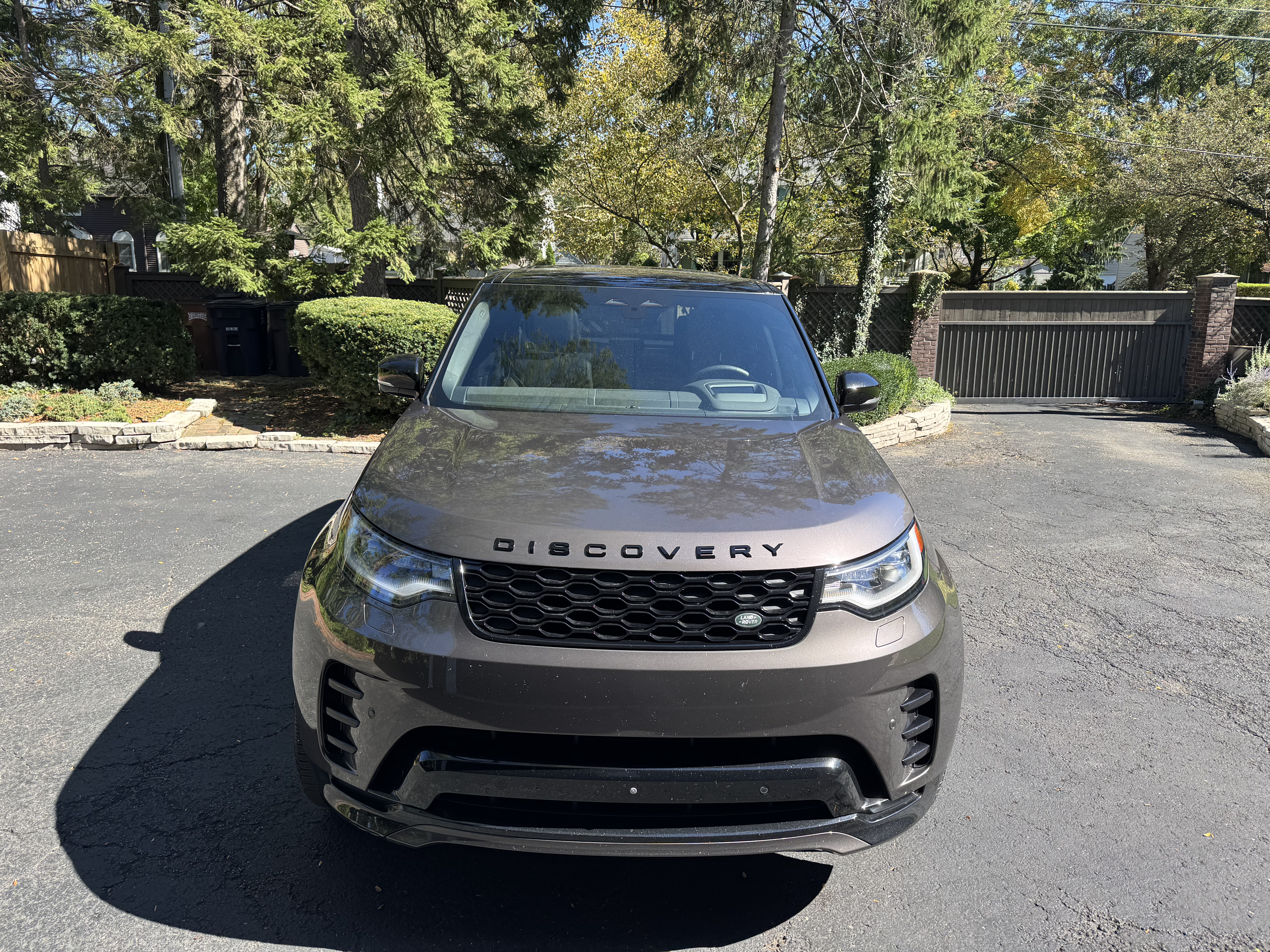Used 2024 Land Rover Discovery Dynamic SE AWD/4WD image 11