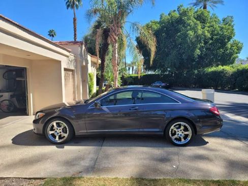 Used 2010 Mercedes-Benz CL 550 4MATIC image 2