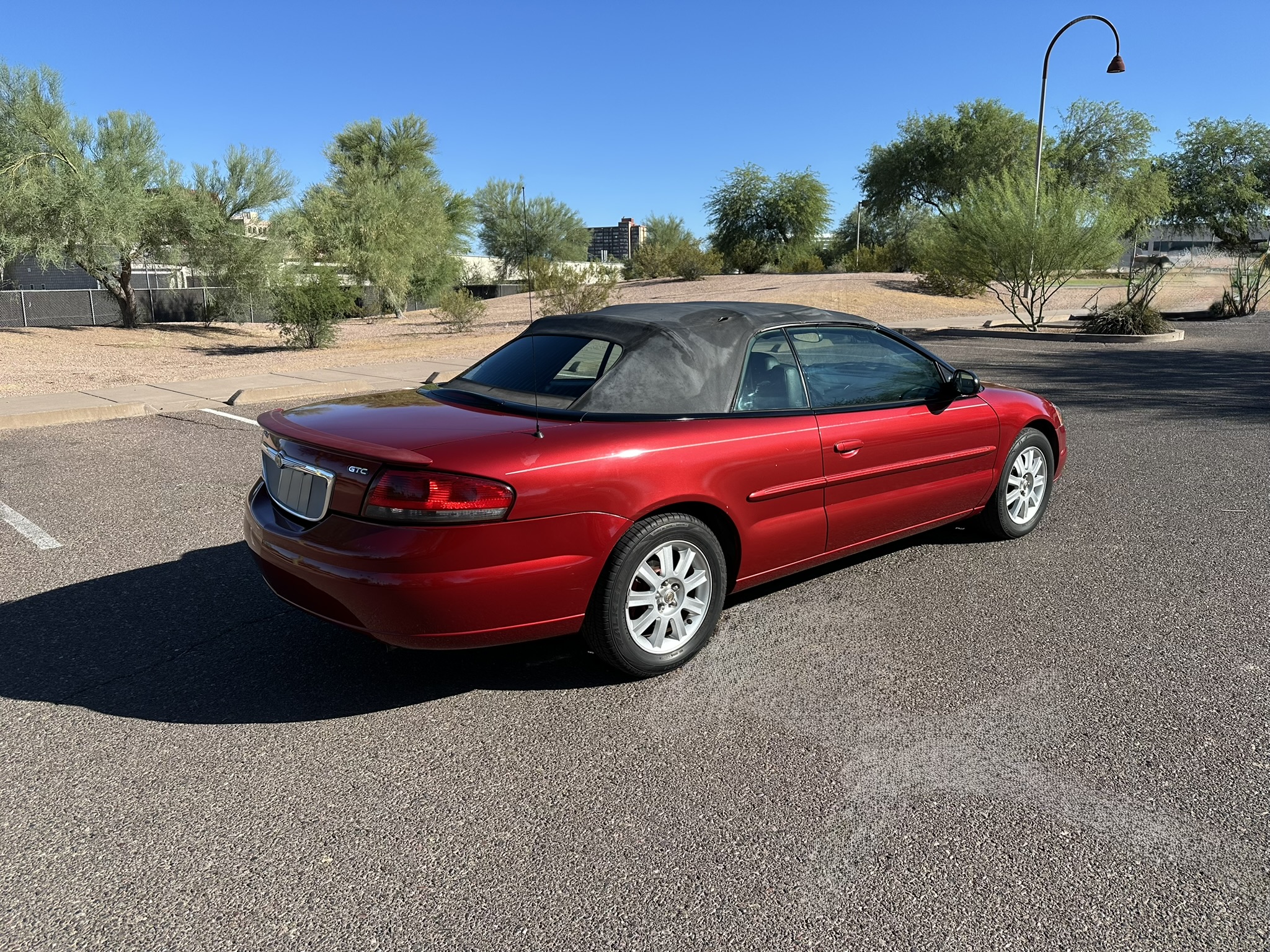 Used 2004 Chrysler Sebring GTC FWD image 11