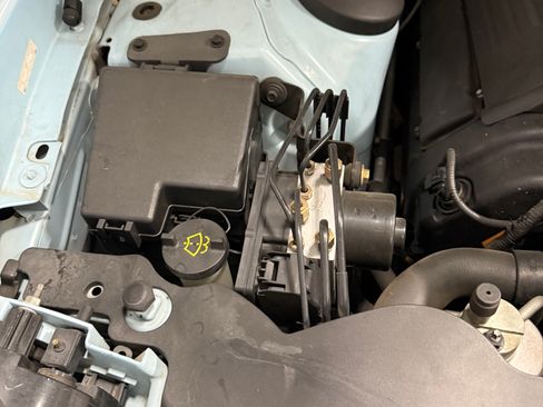 Used 2003 Ford Thunderbird image 19