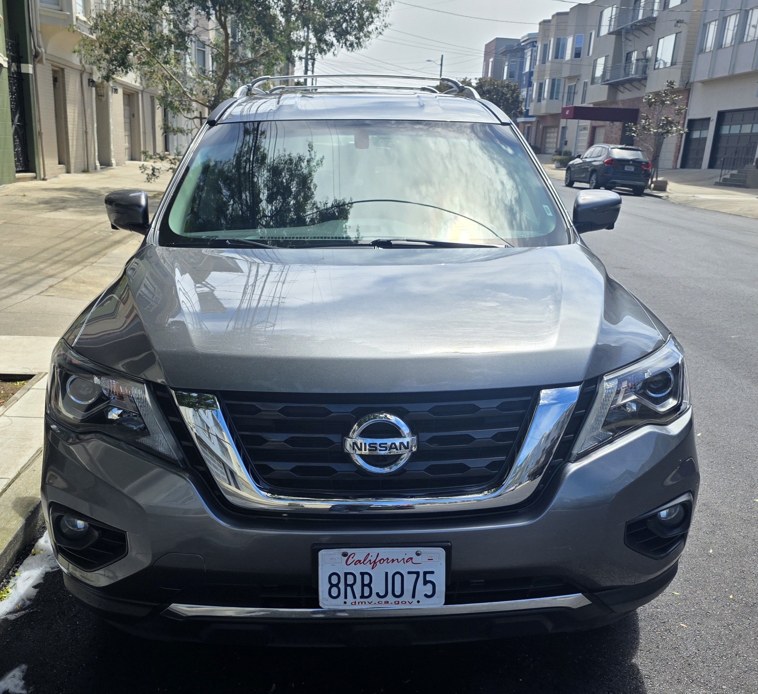 Used 2020 Nissan Pathfinder SL AWD/4WD image 2