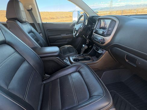 Used 2017 GMC Canyon Denali image 8