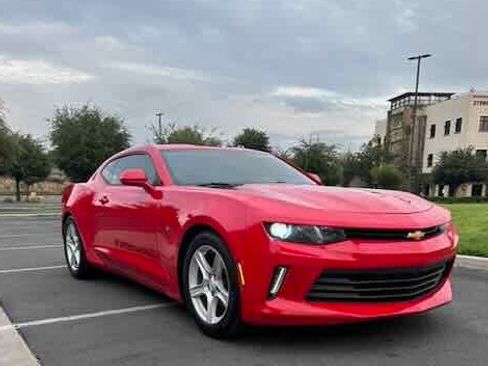 Used 2018 Chevrolet Camaro LS RWD image 5