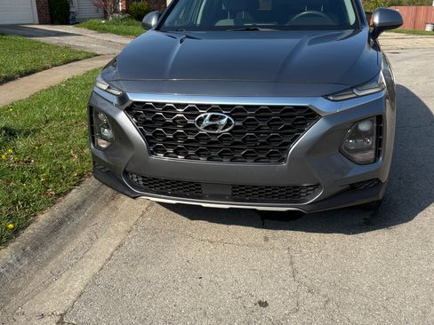Used 2019 Hyundai Santa Fe SE image 4