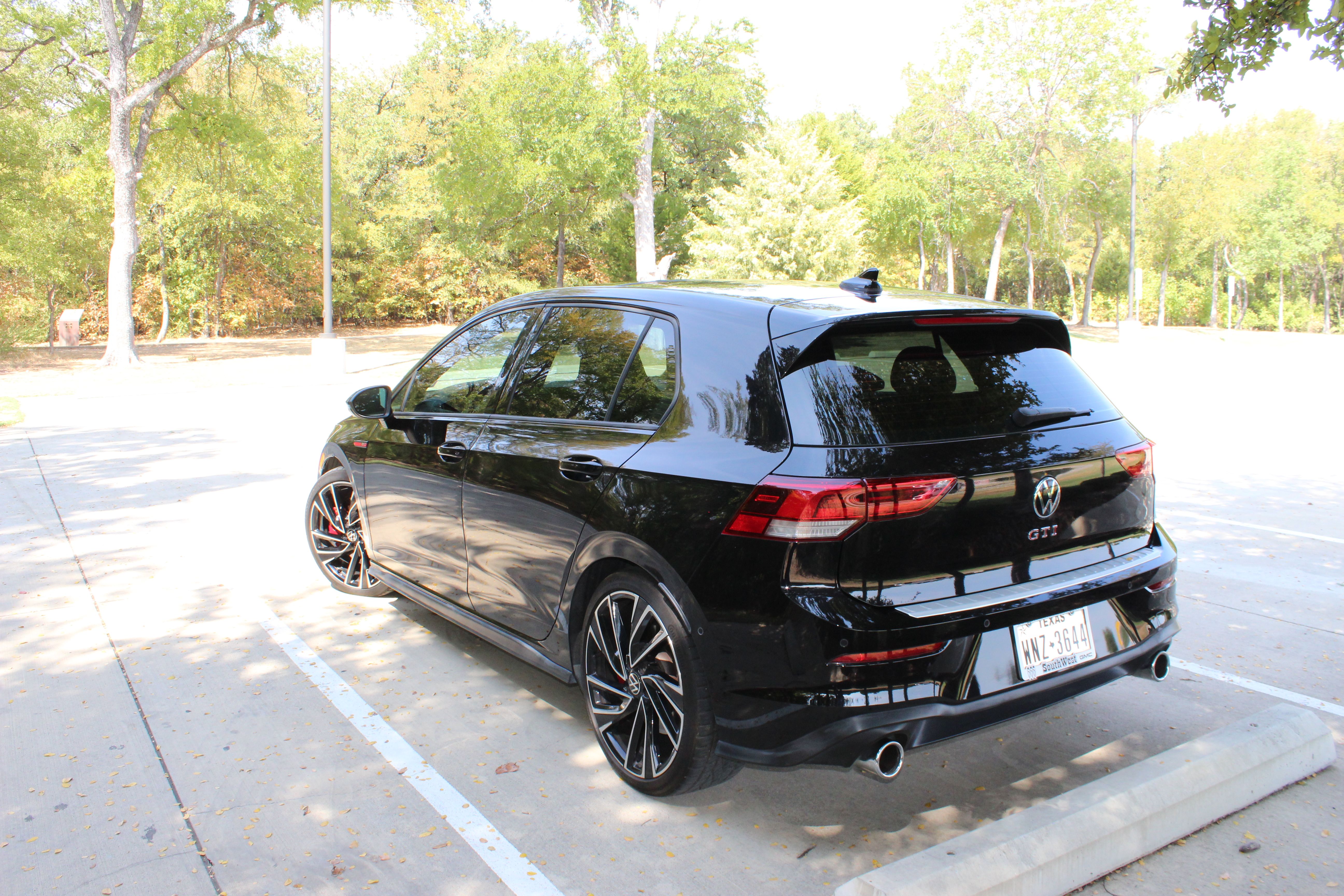 Used 2022 Volkswagen GTI Autobahn FWD image 4