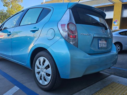 Used 2014 Toyota Prius C One image 12