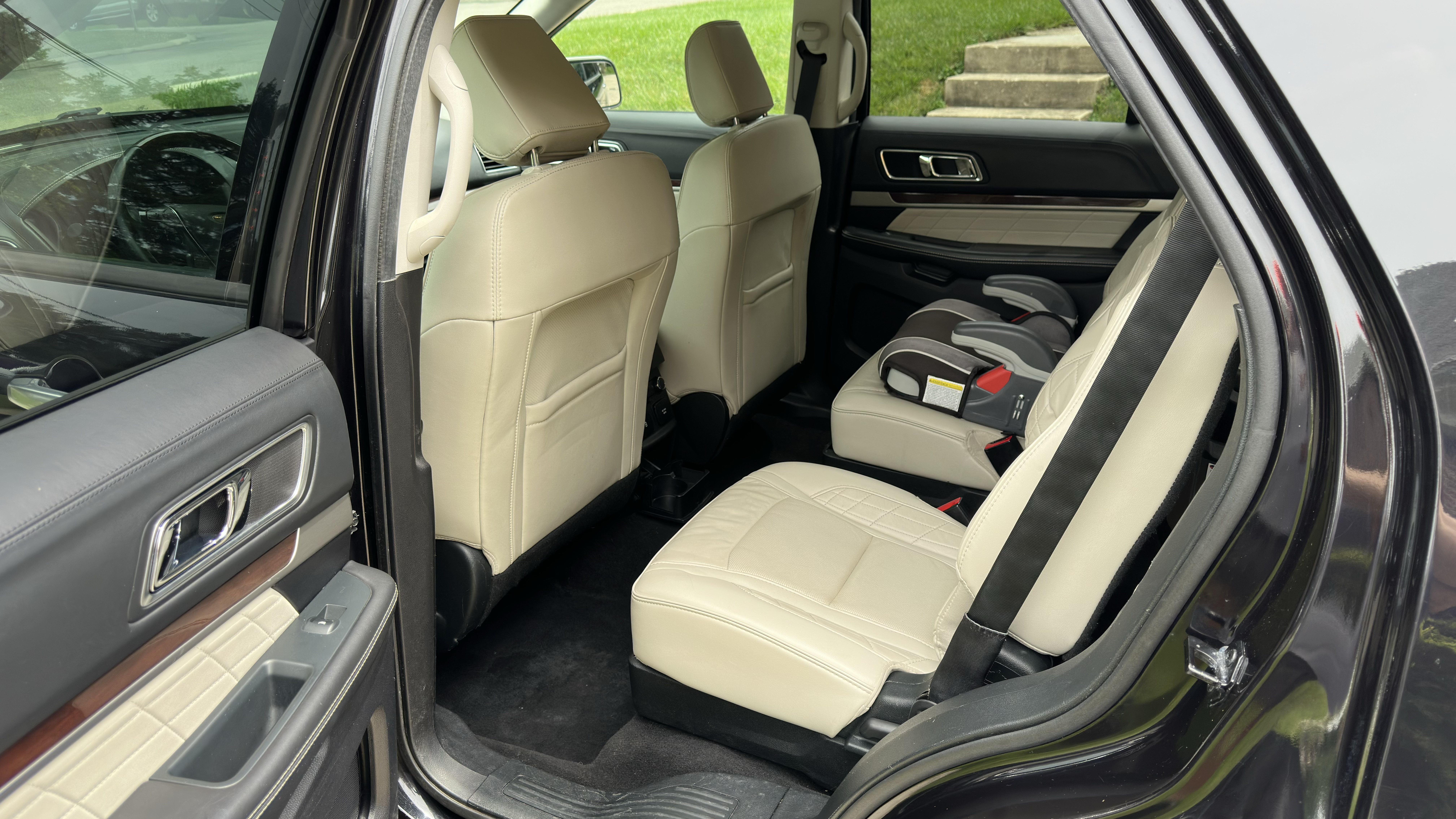 Used 2019 Ford Explorer Platinum AWD/4WD image 13