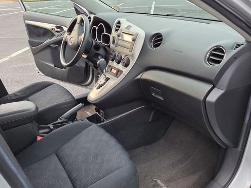 Used 2009 Toyota Matrix S image 16