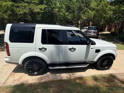 Used 2016 Land Rover LR4 HSE Silver Edition AWD/4WD image 4