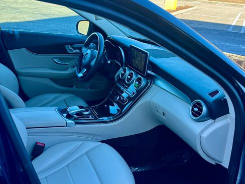 Used 2015 Mercedes-Benz C 300 4MATIC Sedan image 10
