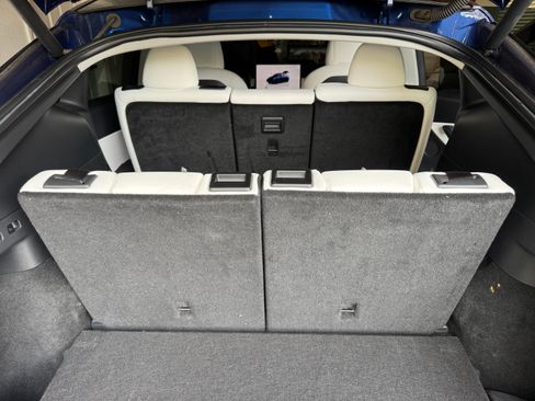 Used 2022 Tesla Model Y Long Range image 12