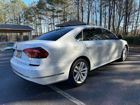 Used 2018 Volkswagen Passat 2.0T SE image 5