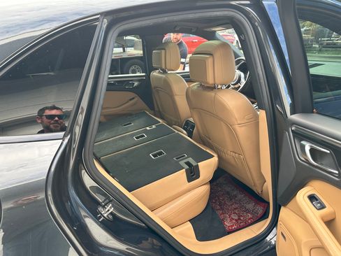 Used 2017 Porsche Macan S image 16