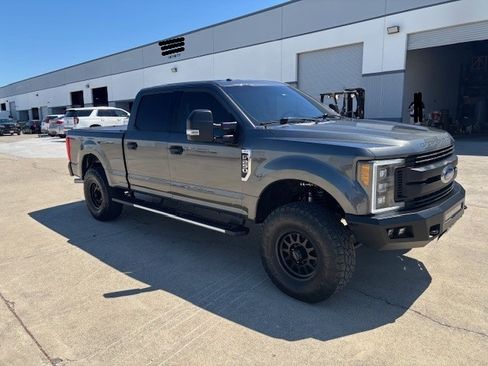 Used 2019 Ford F250 XLT w/ XLT Value Package image 30