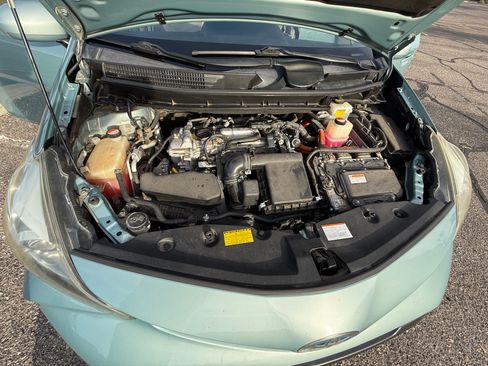 Used 2015 Toyota Prius V Five image 11