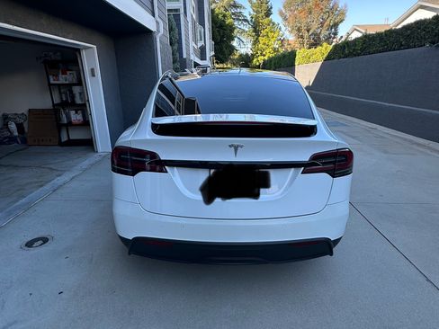 Used 2023 Tesla Model X AWD/4WD image 5