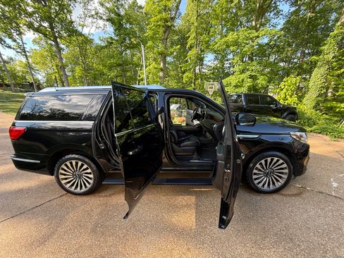 Used 2019 Lincoln Navigator L Reserve w/ Cargo Package AWD/4WD image 10
