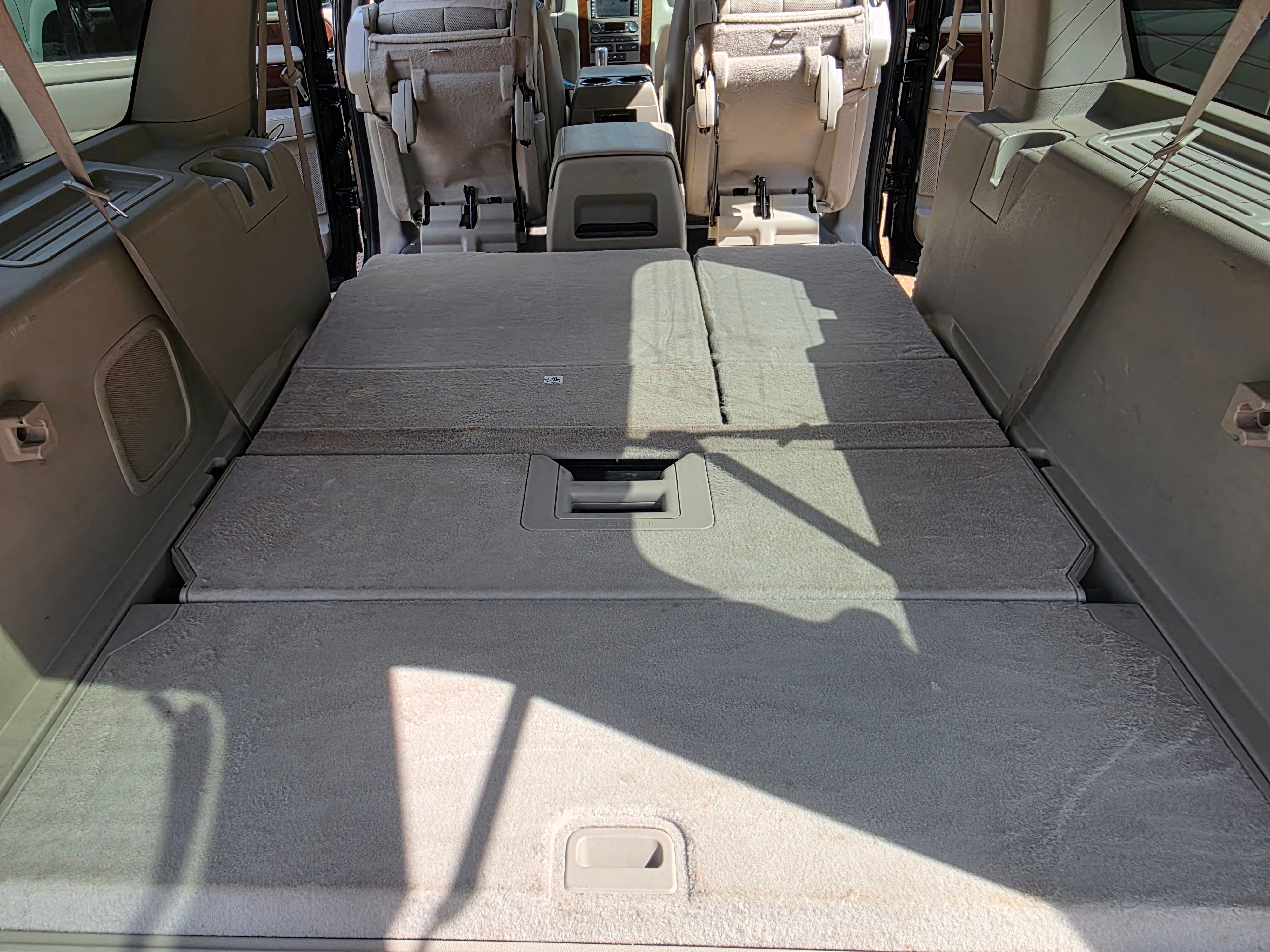 Used 2014 Lincoln Navigator L 4WD image 17