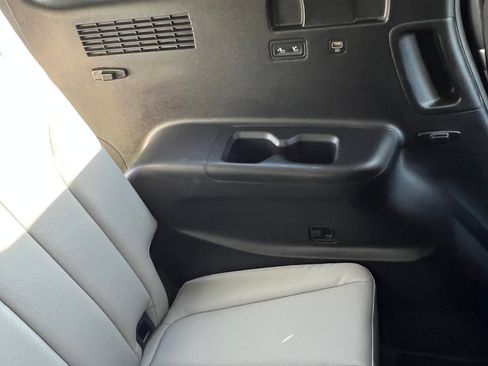 Used 2022 Hyundai Palisade SEL w/ 8P Bench Seat Package FWD image 25