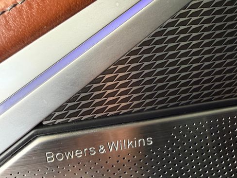 Used 2021 BMW X5 M50i w/ Executive Package image 6