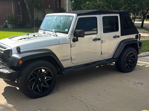 Used 2007 Jeep Wrangler Unlimited Sahara RWD image 1
