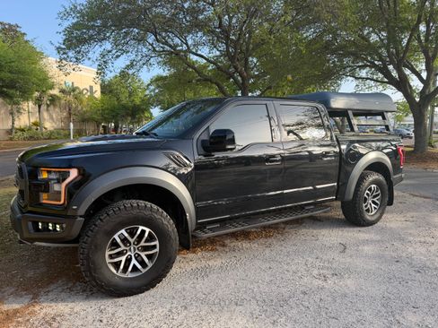 Used 2018 Ford F150 Raptor w/ Equipment Group 802A Luxury image 5