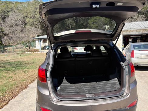 Used 2012 Hyundai Tucson GLS image 2