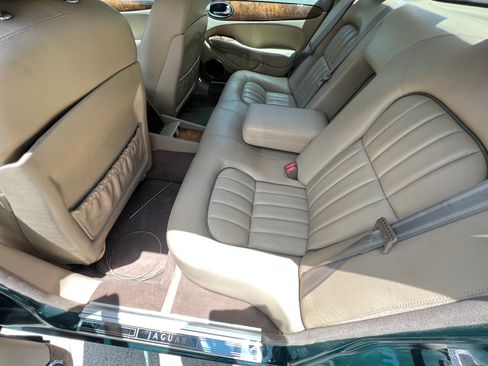 Used 2001 Jaguar XJ8 RWD image 5