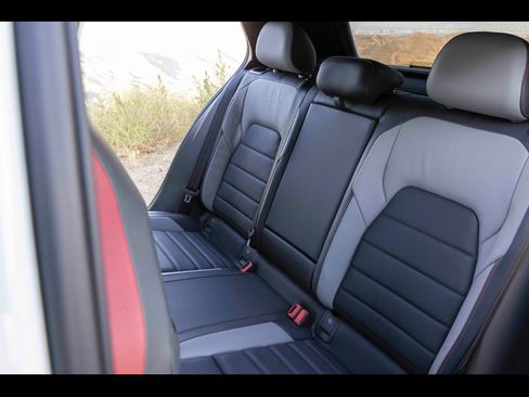 Used 2022 Volkswagen GTI Autobahn image 9