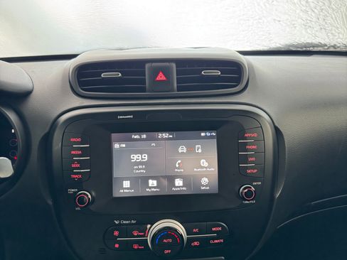 Used 2018 Kia Soul + FWD image 27