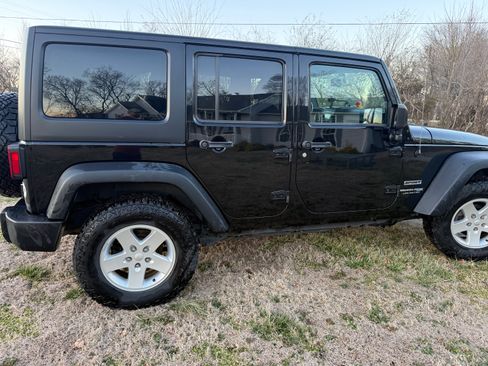 Used 2018 Jeep Wrangler Unlimited Sport S image 5