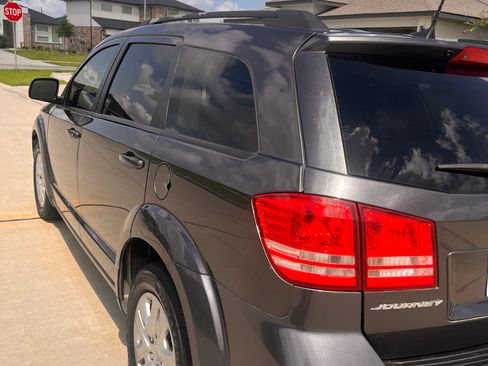 Used 2018 Dodge Journey SE w/ Popular Equipment Group FWD image 5