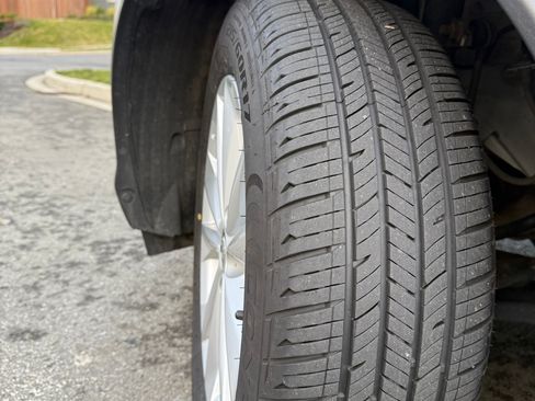 Used 2018 Nissan Rogue Sport SV image 12