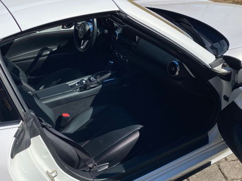 Used 2017 MAZDA MX-5 Miata RF Grand Touring image 5