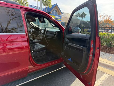 Used 2021 Ford Expedition Max XLT image 23
