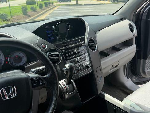 Used 2015 Honda Pilot EX image 12