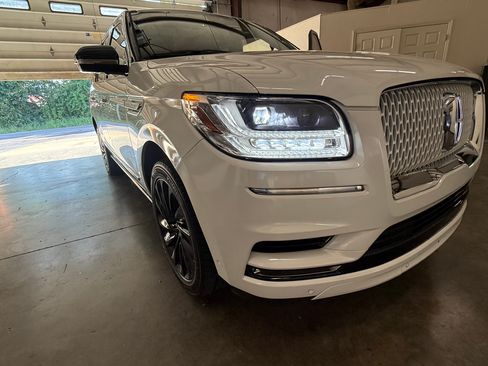 Used 2020 Lincoln Navigator Reserve w/ Equipment Group 208A Reserve AWD/4WD image 10