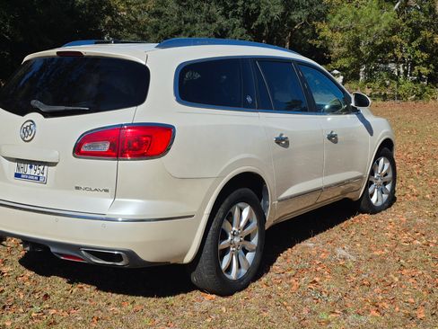 Used 2014 Buick Enclave Premium image 4