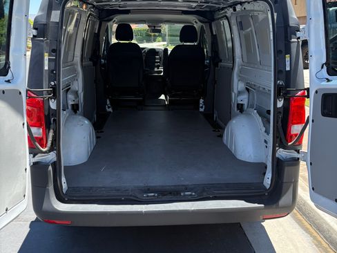 Used 2019 Mercedes-Benz Metris image 9