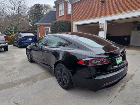 Used 2021 Tesla Model S Plaid image 4