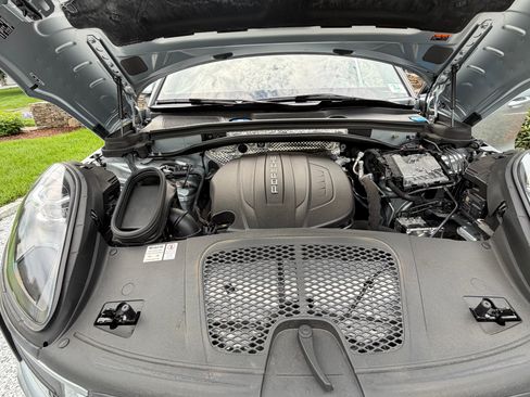 Used 2020 Porsche Macan AWD/4WD image 8